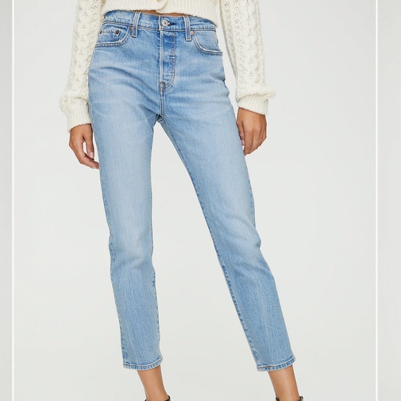 Aritzia x Levi’s Wedgie Icon Jeans - Picture 2 of 8